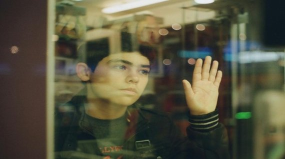 Digital loneliness caused by AI relationships affecting mental health