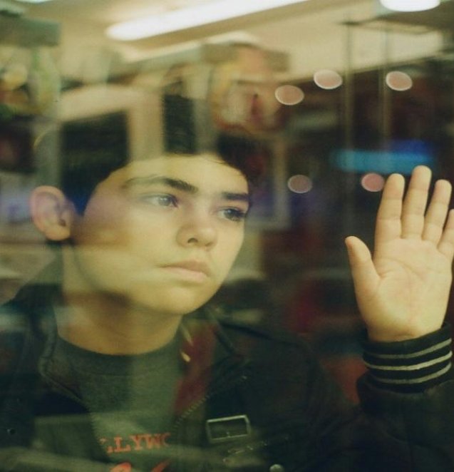 Digital loneliness caused by AI relationships affecting mental health