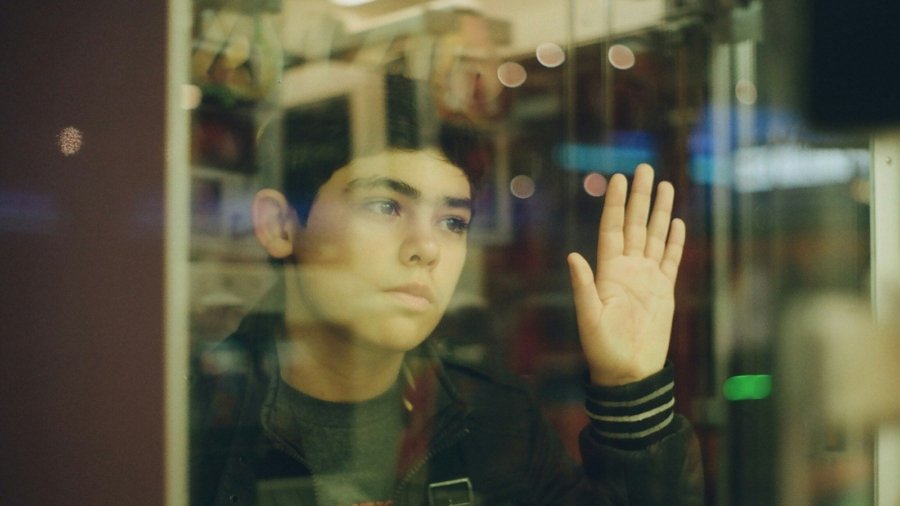 Digital loneliness caused by AI relationships affecting mental health