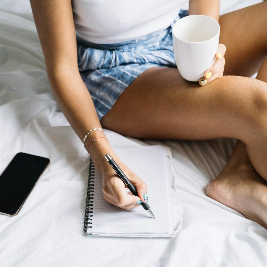 Daily habits that improve mental resilience through mindfulness and reflection